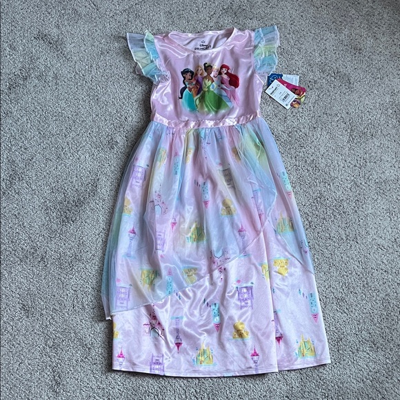 Disney Magical Castle Nightgown in Pastel Rainbow - Size 7/8 - Picture 1 of 6